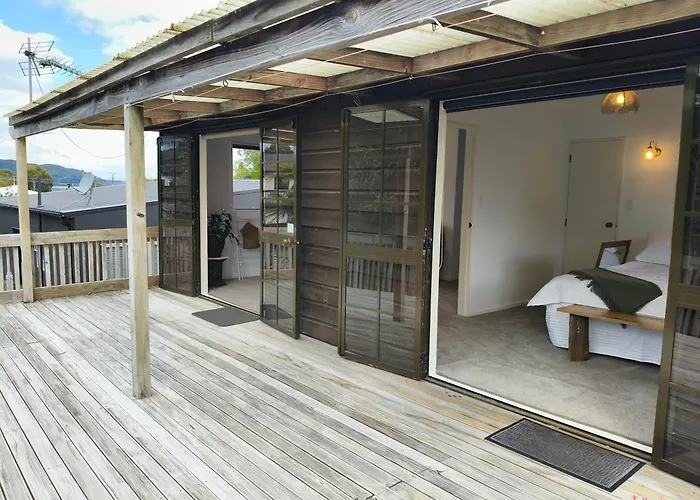 Hamurana Lakefront Escape *